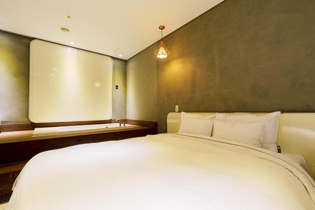 Hotel The Designers Инчон Екстериор снимка